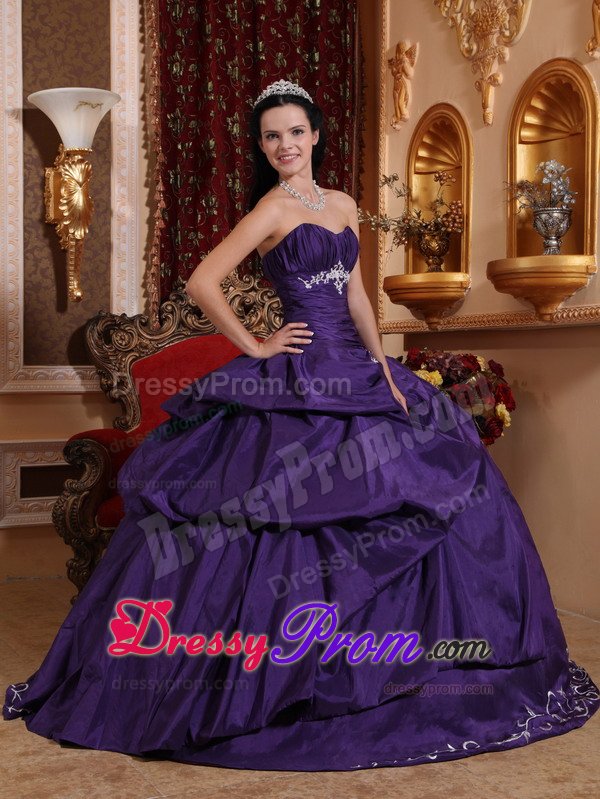 Dark Purple Sweetheart Sweet 15 Quinceanera Dress with Appliques