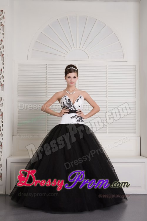 Embroidered White and Black v Neck Organza Quinceanera Dresses