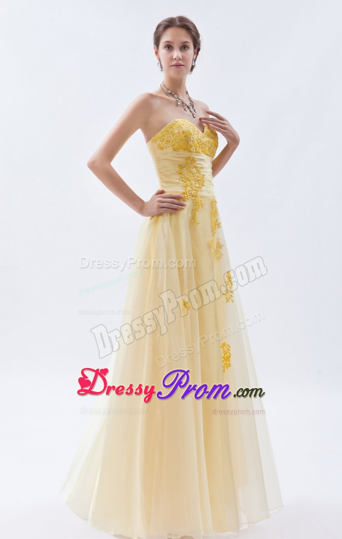 Sweetheart Light Yellow A-line Prom Dress with Beaded Appliques