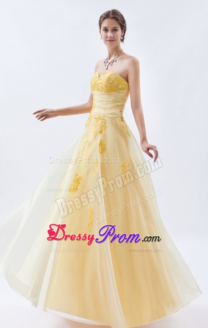 Sweetheart Light Yellow A-line Prom Dress with Beaded Appliques