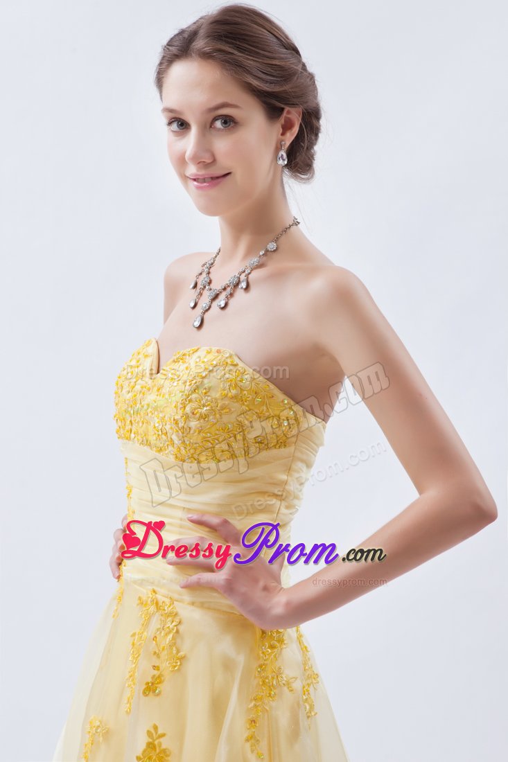 Sweetheart Light Yellow A-line Prom Dress with Beaded Appliques
