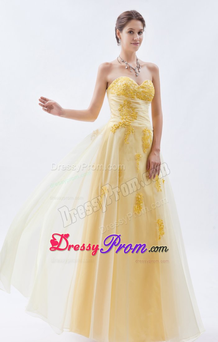 Sweetheart Light Yellow A-line Prom Dress with Beaded Appliques