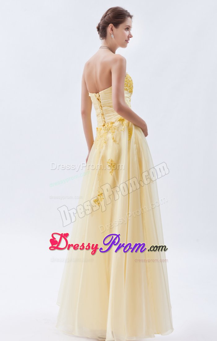 Sweetheart Light Yellow A-line Prom Dress with Beaded Appliques