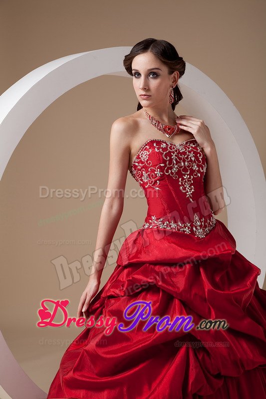 Appliqued Sweetheart Wine Red Quinceanera Gowns with Pick ups