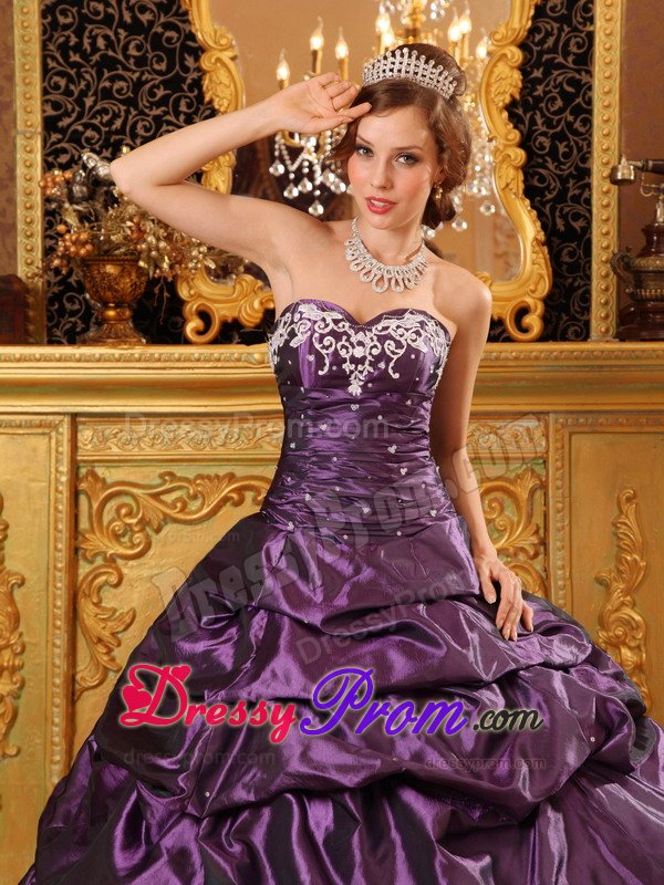 Appliques and Pick ups Accent Sweetheart Purple Quinces Dresses