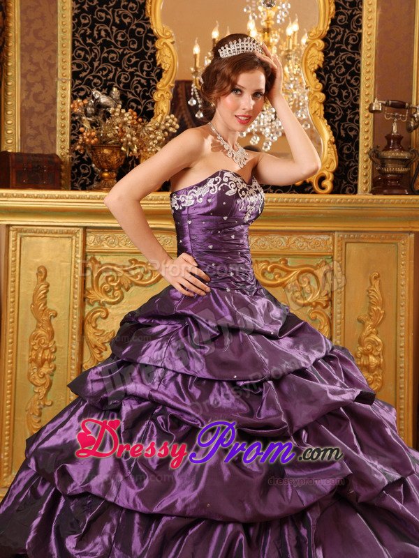 Appliques and Pick ups Accent Sweetheart Purple Quinces Dresses