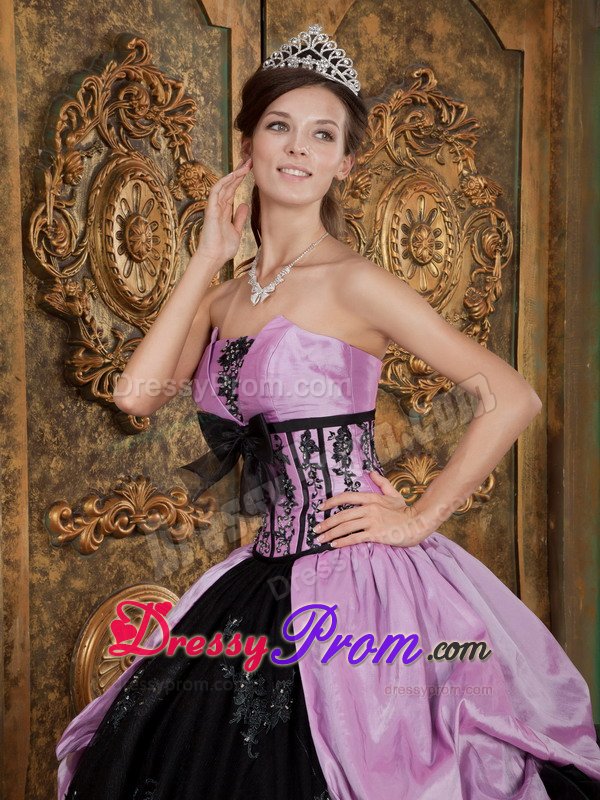 Appliques Bowknots Accent Black and Lilac Quinceanera Dresses