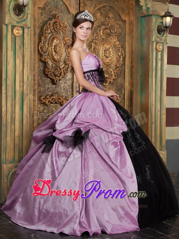 Appliques Bowknots Accent Black and Lilac Quinceanera Dresses