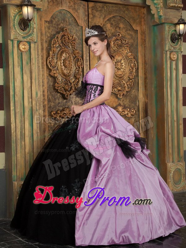 Appliques Bowknots Accent Black and Lilac Quinceanera Dresses
