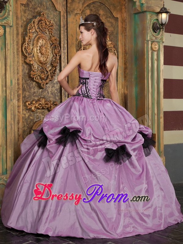 Appliques Bowknots Accent Black and Lilac Quinceanera Dresses