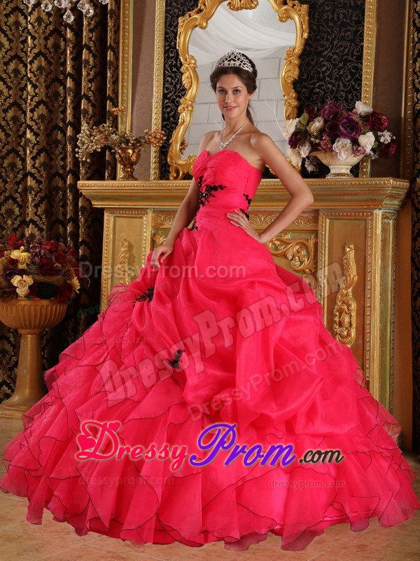 Appliqued and Ruffled Organza Quinceanera Dresses in Coral Red