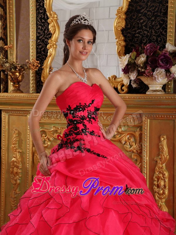 Appliqued and Ruffled Organza Quinceanera Dresses in Coral Red