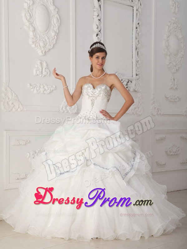 Ruffled Layers White Organza Sweet Sixteen Dresses with Beading