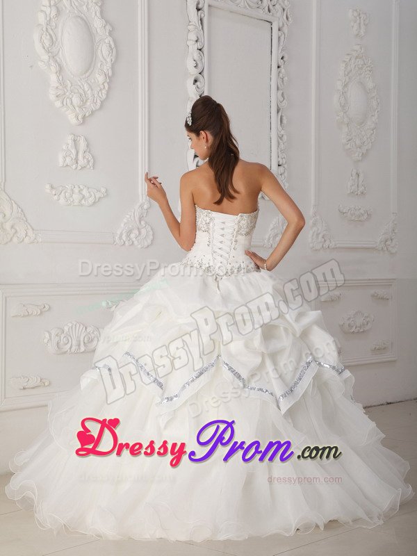 Ruffled Layers White Organza Sweet Sixteen Dresses with Beading
