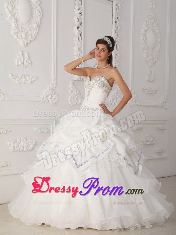 Ruffled Layers White Organza Sweet Sixteen Dresses with Beading