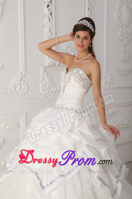 Ruffled Layers White Organza Sweet Sixteen Dresses with Beading