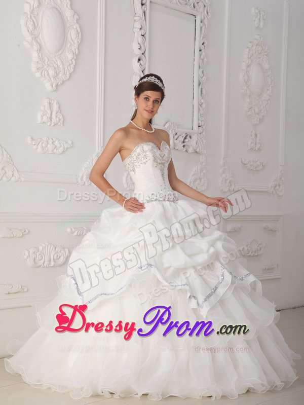 Ruffled Layers White Organza Sweet Sixteen Dresses with Beading