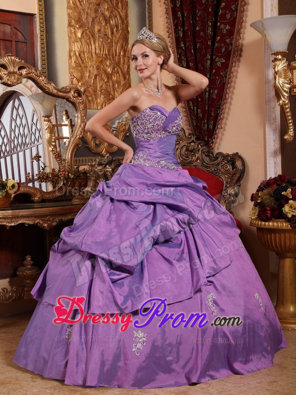 Lavender Ball Gown Sweet 15 Dresses with Appliques and Pick ups