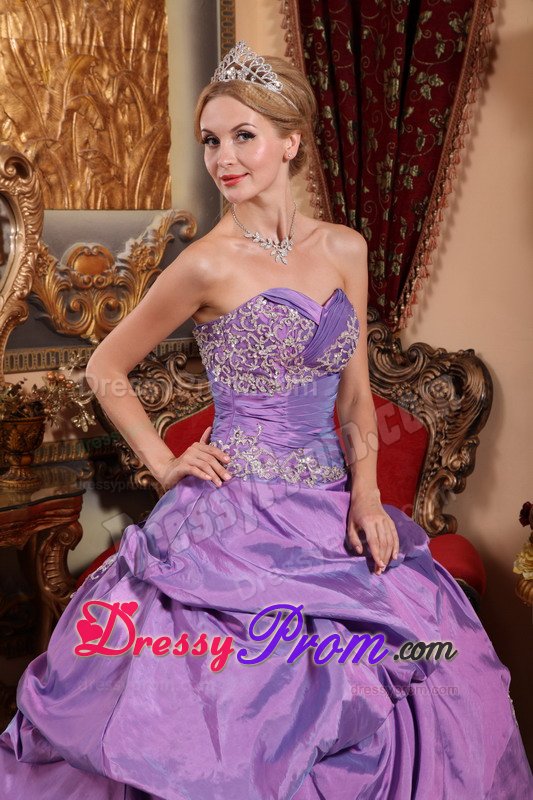 Lavender Ball Gown Sweet 15 Dresses with Appliques and Pick ups