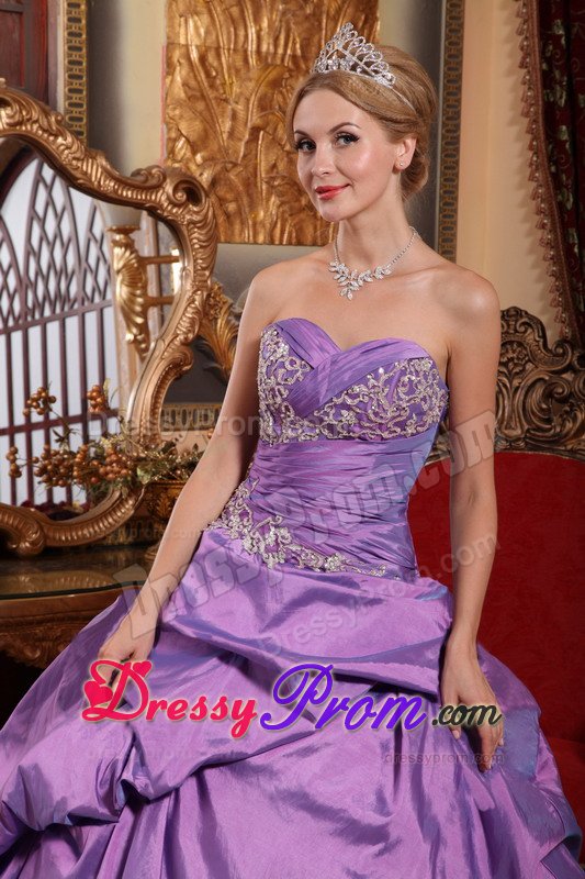 Lavender Ball Gown Sweet 15 Dresses with Appliques and Pick ups