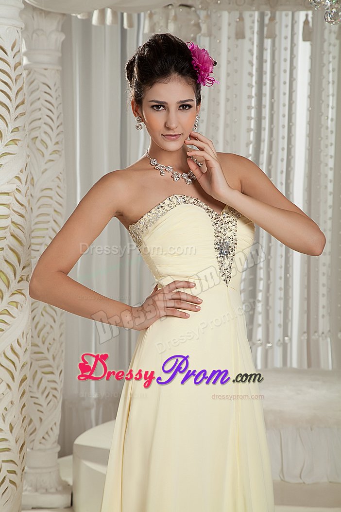 Fast Delivery Light Yellow Beaded Brush Train Prom Dress