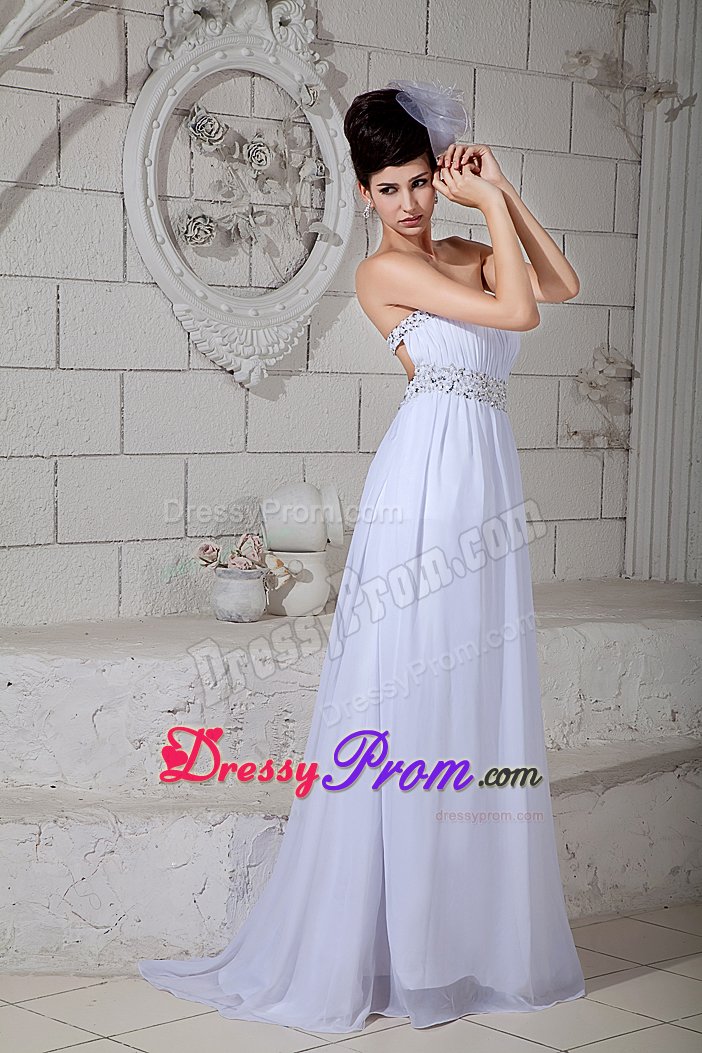 Latest Strapless Ruched White Prom Dress with the Back out