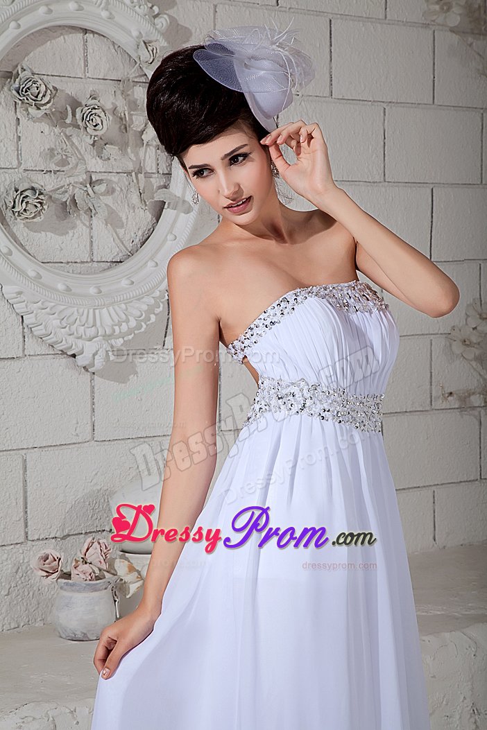 Latest Strapless Ruched White Prom Dress with the Back out