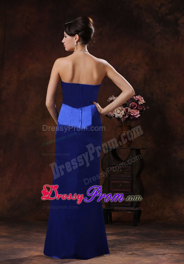 Brooch and Ruches Accent Long Prom formal Dresses in Royal Blue
