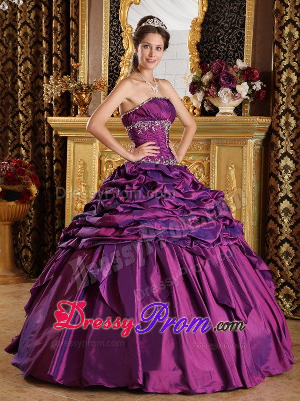 Stockton CA Appliqued Purple Quinceanera Dresses with Pick ups
