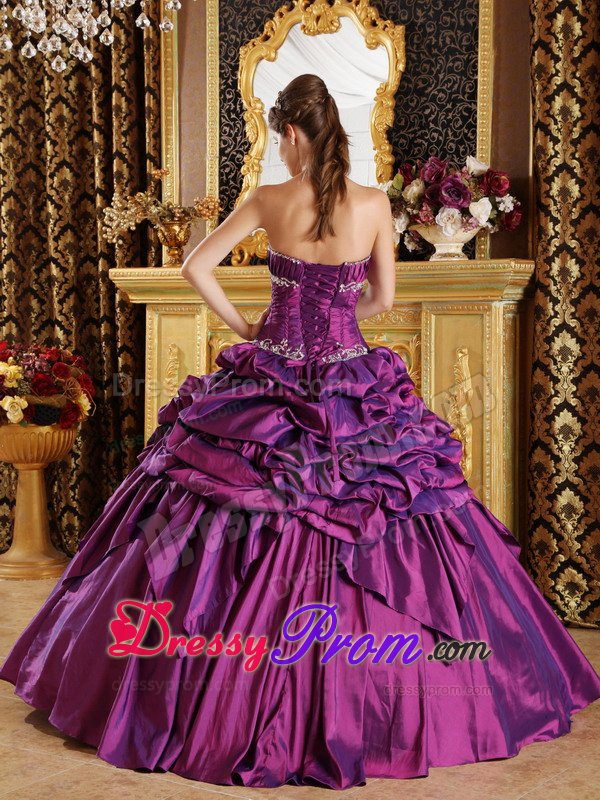 Stockton CA Appliqued Purple Quinceanera Dresses with Pick ups