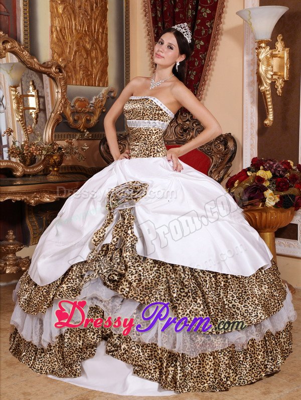 Ruffled Layers Accent White Quinceanera Gown Dresses of Leopard