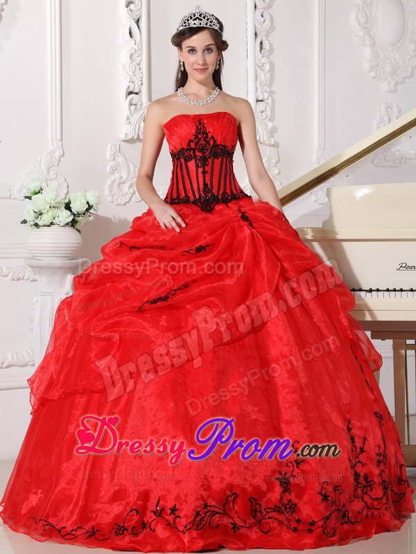 Embroidered Strapless Long Quinceanera Dresses of Red Organza