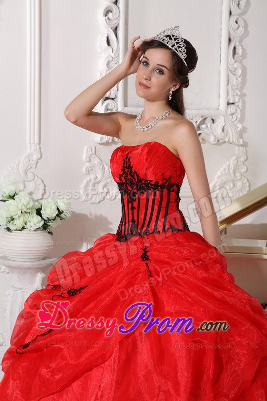 Embroidered Strapless Long Quinceanera Dresses of Red Organza