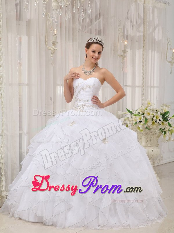 Ruffles and Appliqued White Quinceanera Dresses of Sweetheart
