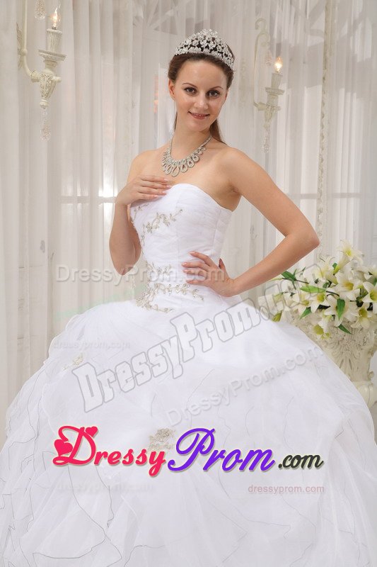 Ruffles and Appliqued White Quinceanera Dresses of Sweetheart