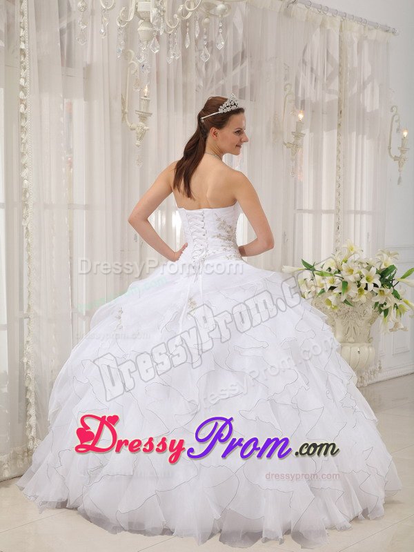 Ruffles and Appliqued White Quinceanera Dresses of Sweetheart