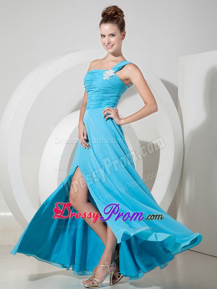 Fashionable One Shoulder Ruched High Slit Prom Gown Appliques Chiffon
