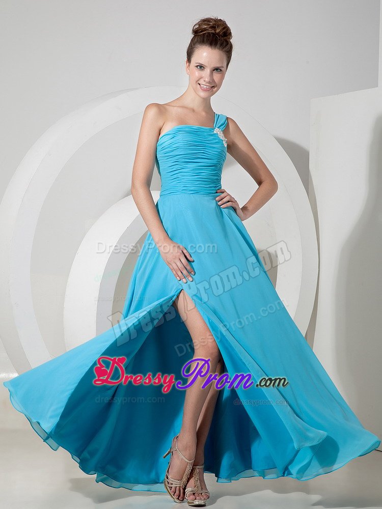Fashionable One Shoulder Ruched High Slit Prom Gown Appliques Chiffon