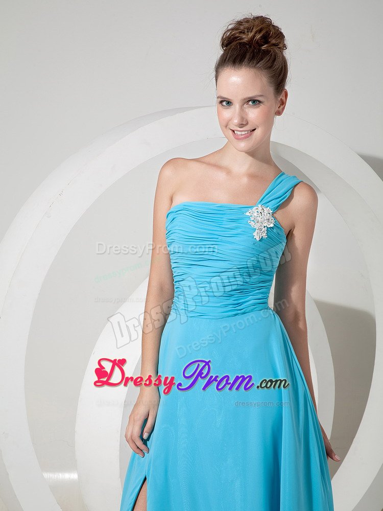 Fashionable One Shoulder Ruched High Slit Prom Gown Appliques Chiffon