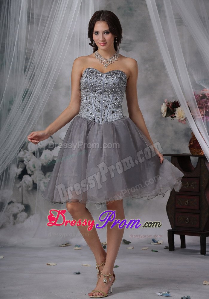 Modest Sweetheart Beaded Prom Celebrity Dresses Knee-length in Organza