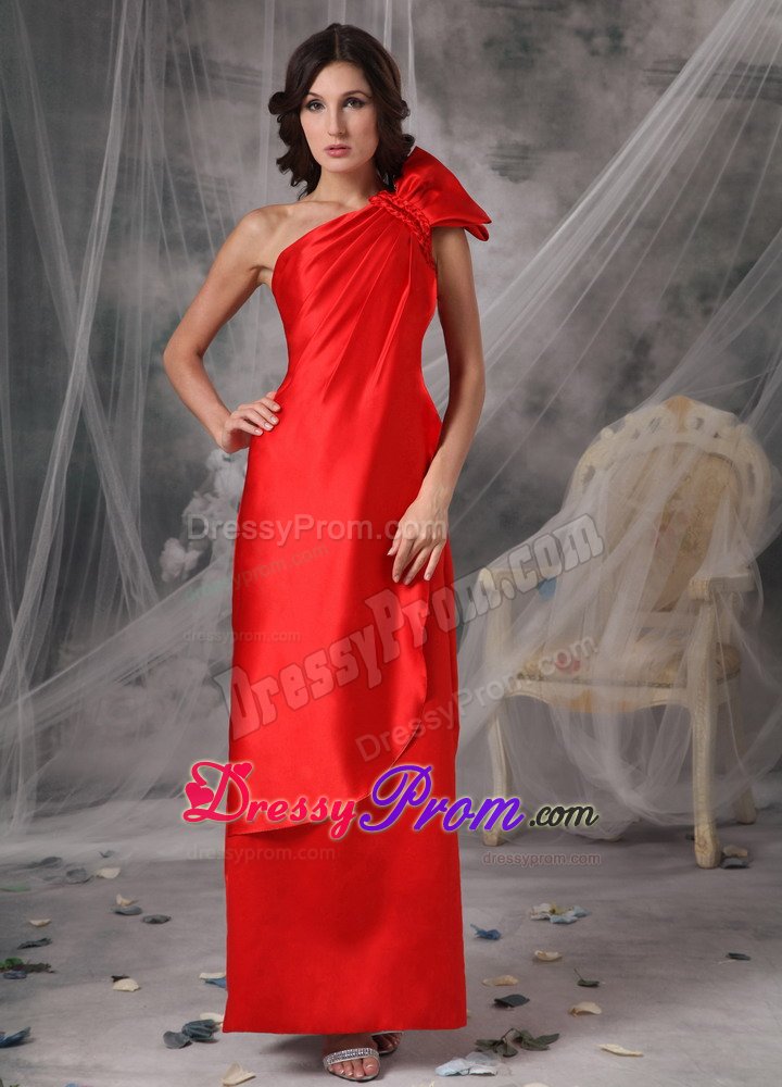 Elegant Red Prom Graduation Dress High Slit One Shoulder Satin in Suzano
