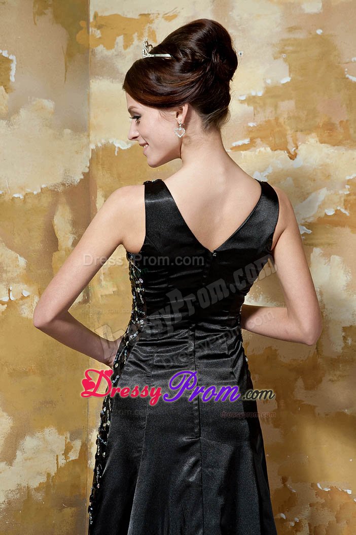 Beaded Black V-neck Prom Pageant Dresses with Brush Train 2014