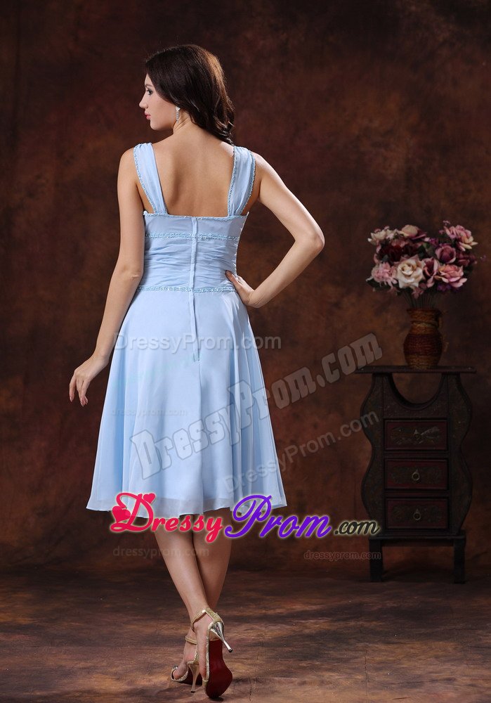 Light Blue Column V-neck Quinceanera Dama Dresses with Beading
