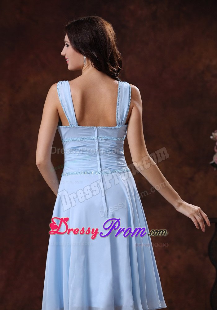 Light Blue Column V-neck Quinceanera Dama Dresses with Beading