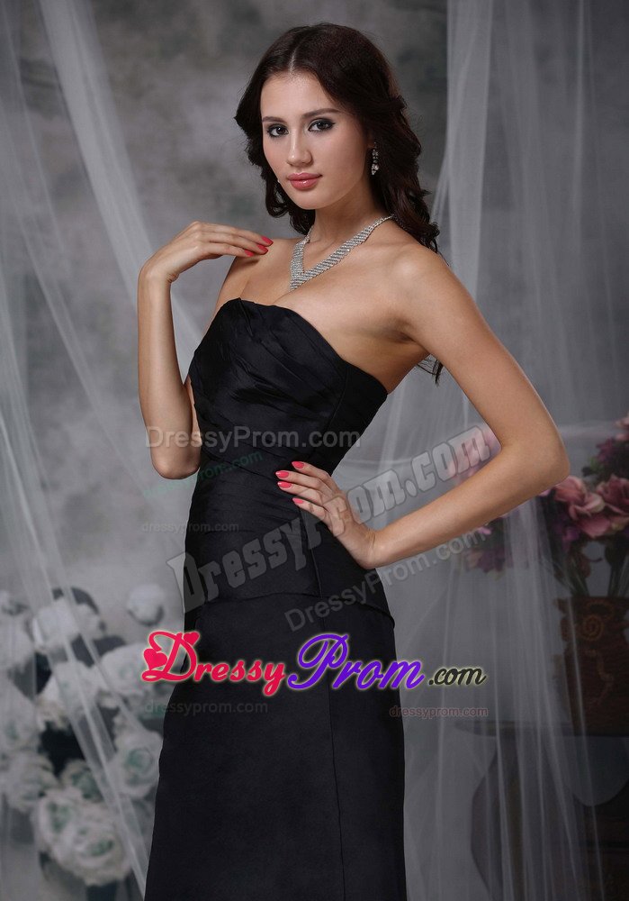 Black a Line Taffeta Strapless Ruched Quinceanera Dama Dresses