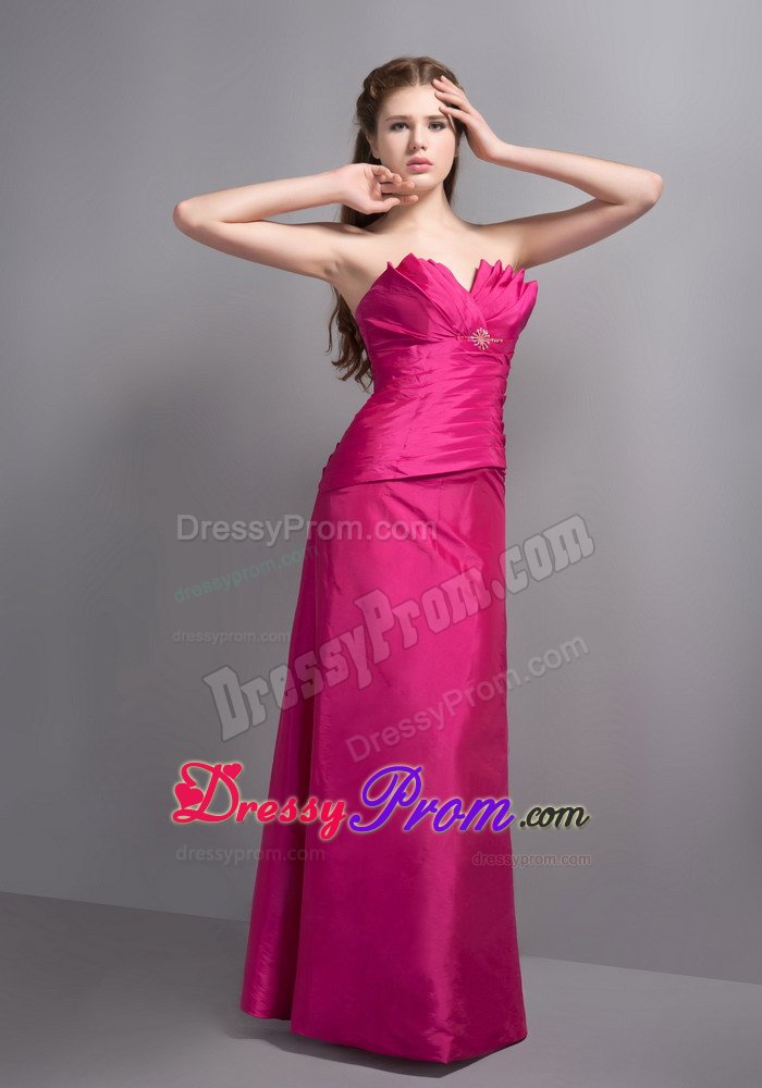 Elegant Hot Pink V-neck Dama Dress with Beading in Floor-length
