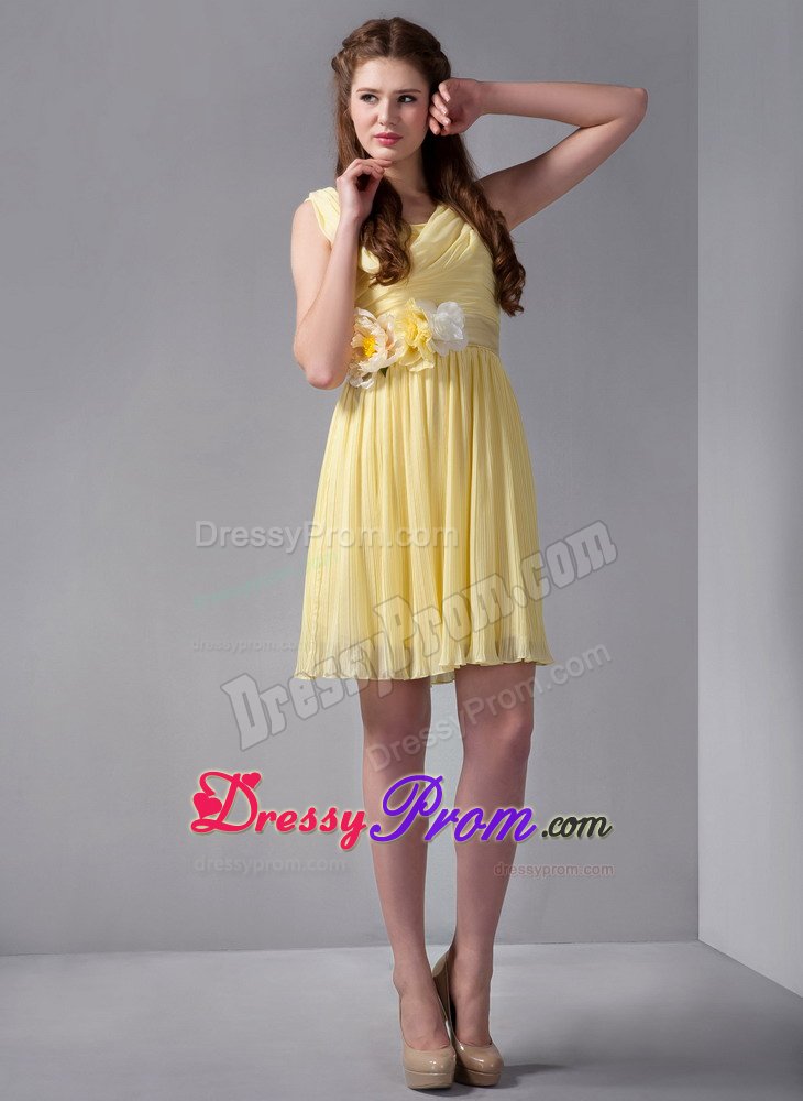 Yellow Organza Dama Dress for Quince with Straps and Hand-made Flower