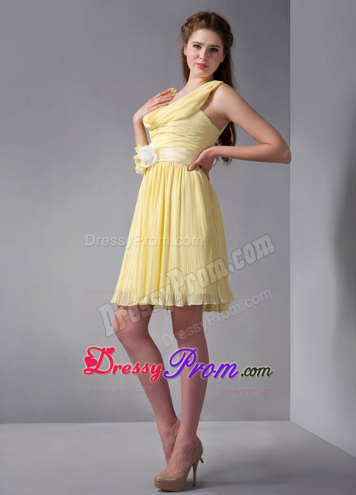 Yellow Organza Dama Dress for Quince with Straps and Hand-made Flower