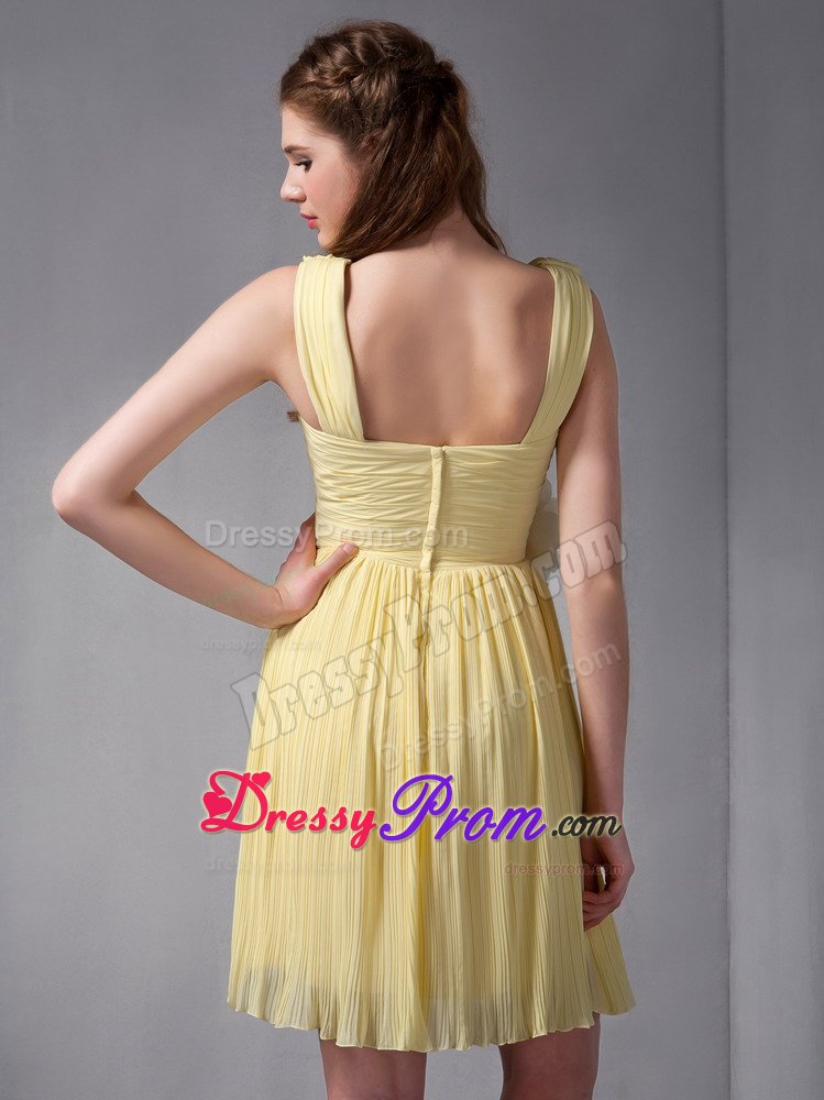 Yellow Organza Dama Dress for Quince with Straps and Hand-made Flower