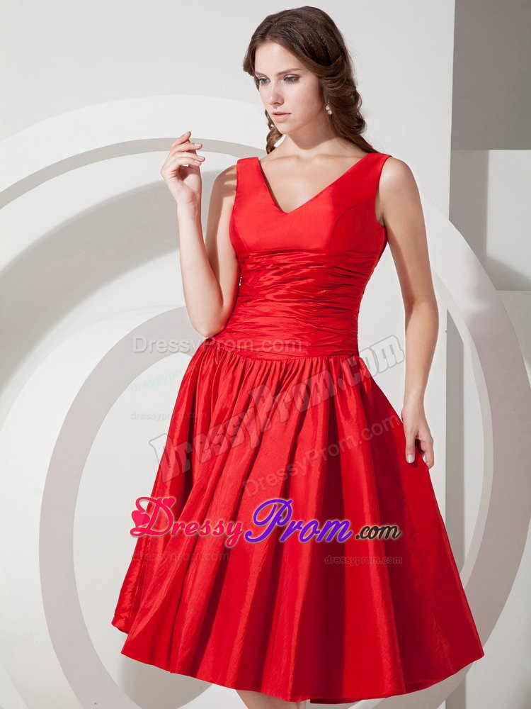 Chinese Red A-line / Princess V-neck Taffeta Quince Dama Dresses